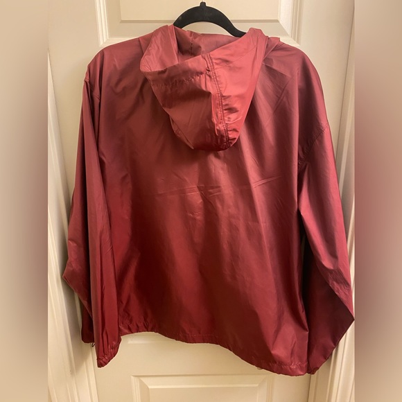 Light Columbia Jacket in Burgundy - Picture 3 of 4